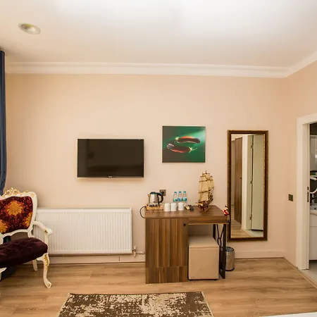 Corner Garden Hotel 5*