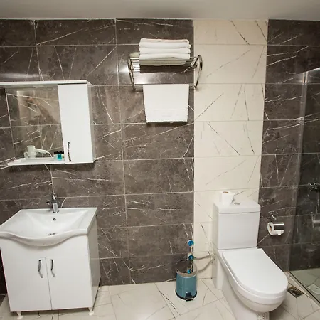 Corner Garden Hotel 5*