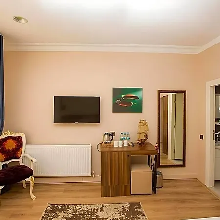 Corner Garden 5*