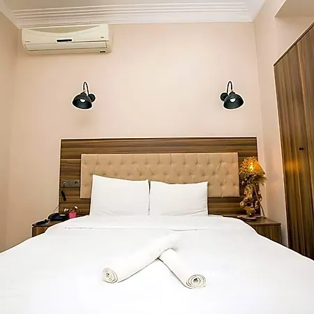 Szálloda Corner Garden 5*