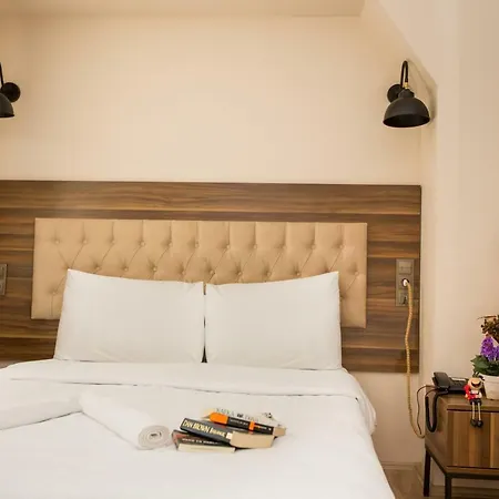 Hotel Corner Garden 5*