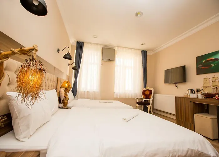 Corner Garden Hotell 5*