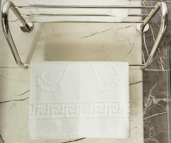 Corner Garden Hotell 5*