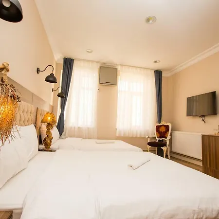 Corner Garden Hotel 5*